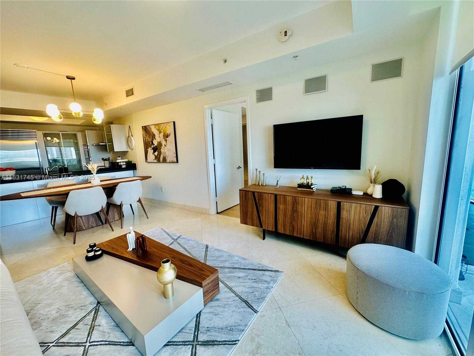 Small Image of Trump Royale, 18201 Collins Ave, Sunny Isles Beach, FL 33160, USA Number 11