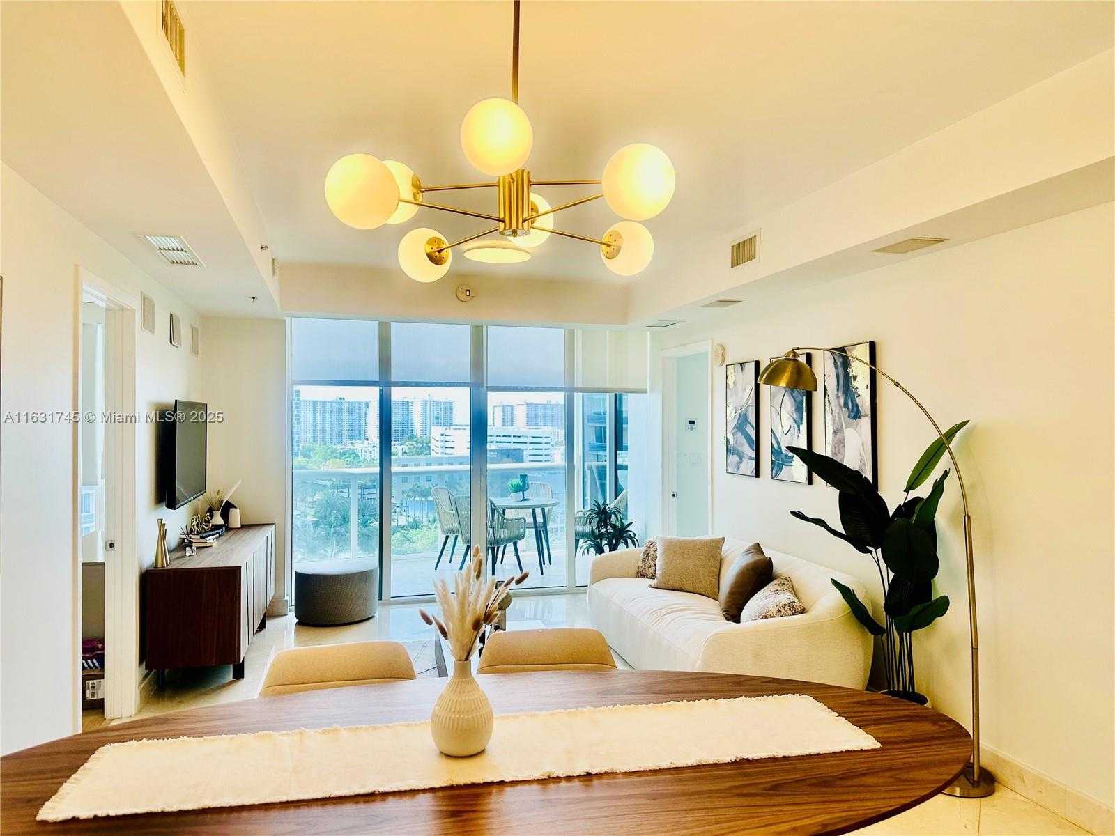 Small Image of Trump Royale, 18201 Collins Ave, Sunny Isles Beach, FL 33160, USA Number 20