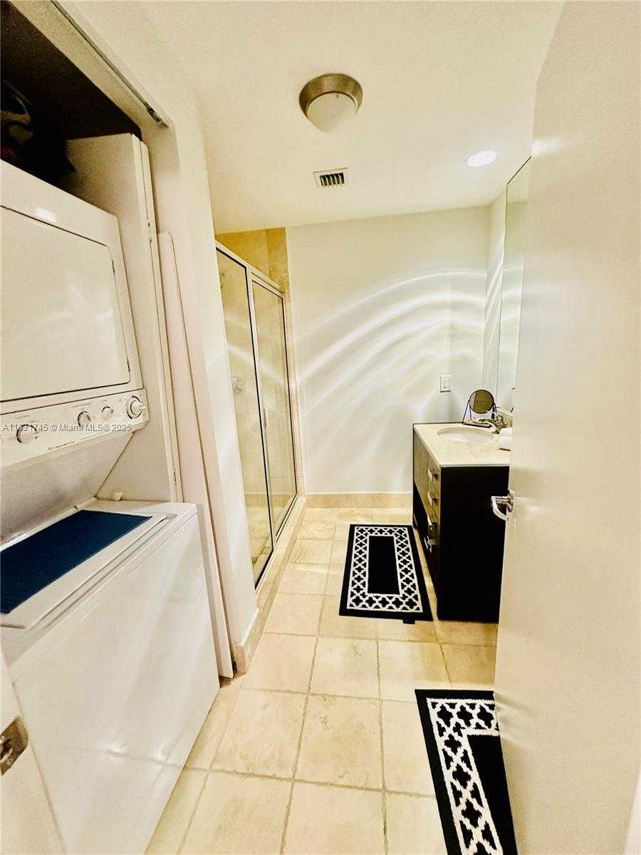 Small Image of Trump Royale, 18201 Collins Ave, Sunny Isles Beach, FL 33160, USA Number 26
