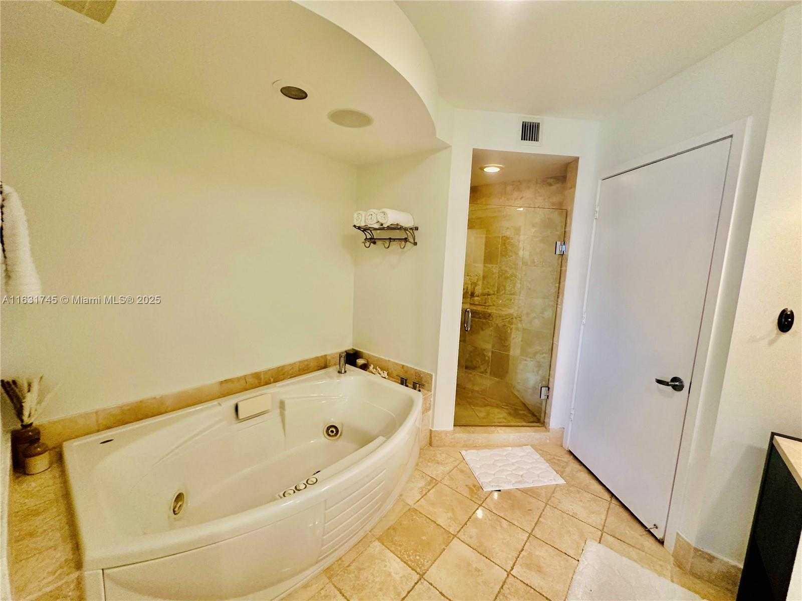 Small Image of Trump Royale, 18201 Collins Ave, Sunny Isles Beach, FL 33160, USA Number 31