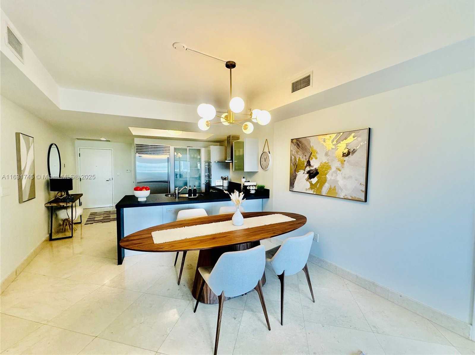 Small Image of Trump Royale, 18201 Collins Ave, Sunny Isles Beach, FL 33160, USA Number 5