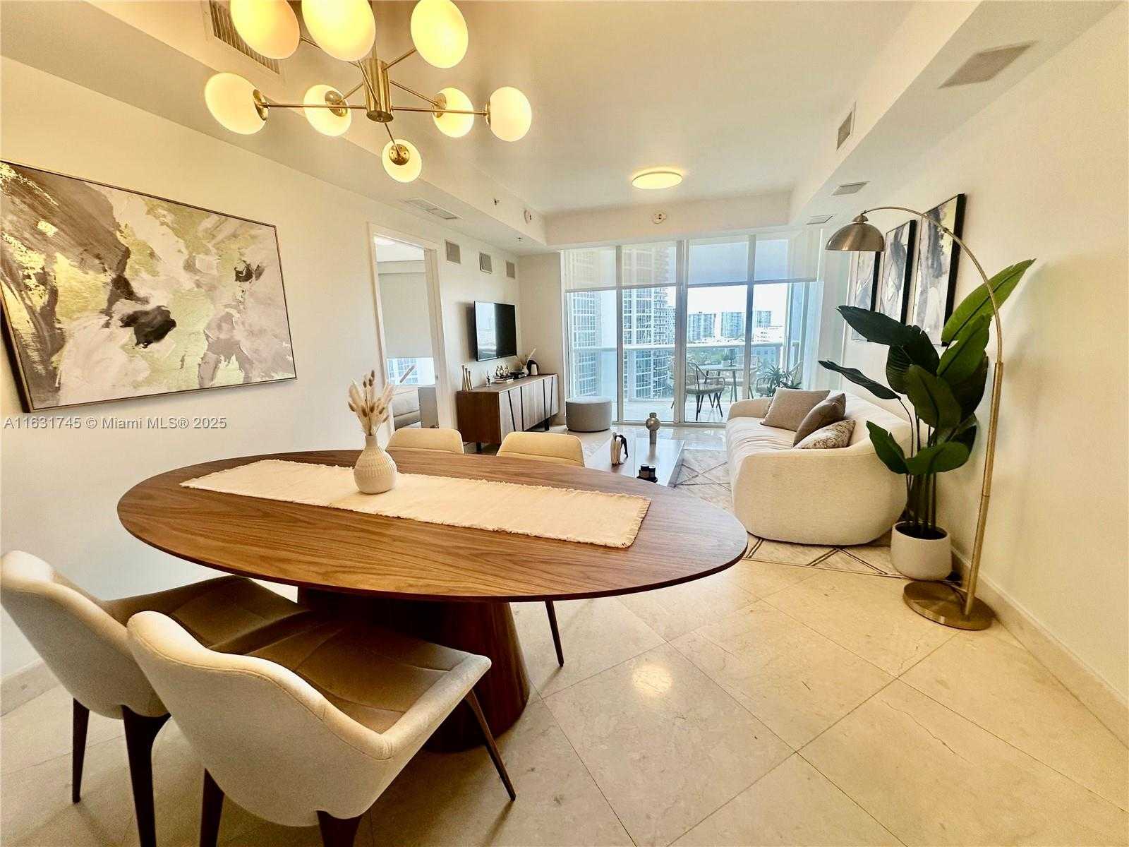 Small Image of Trump Royale, 18201 Collins Ave, Sunny Isles Beach, FL 33160, USA Number 9