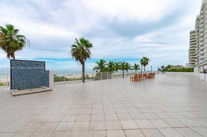 Small Image of 5601 COLLINS AVE #721, Miami Beach Number 10