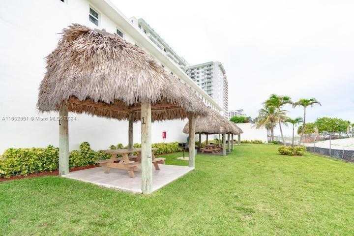 Small Image of 5601 COLLINS AVE #721, Miami Beach Number 11