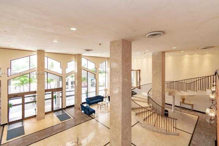 Small Image of 5601 COLLINS AVE #721, Miami Beach Number 12