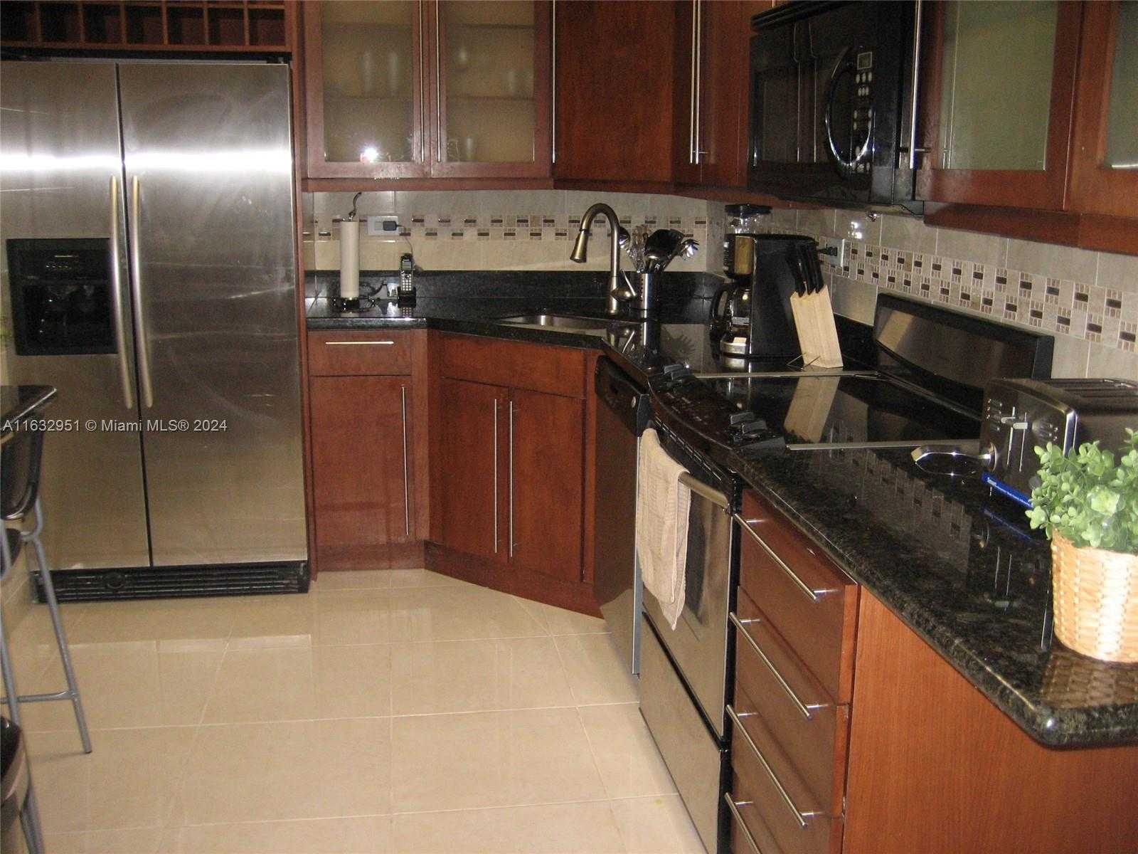 Small Image of 5601 COLLINS AVE #721, Miami Beach Number 5