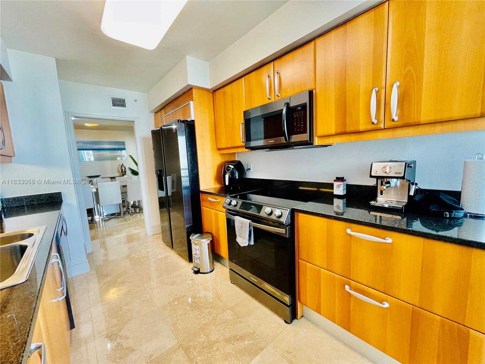 Small Image of 16500 #1652, Sunny Isles Beach Number 10