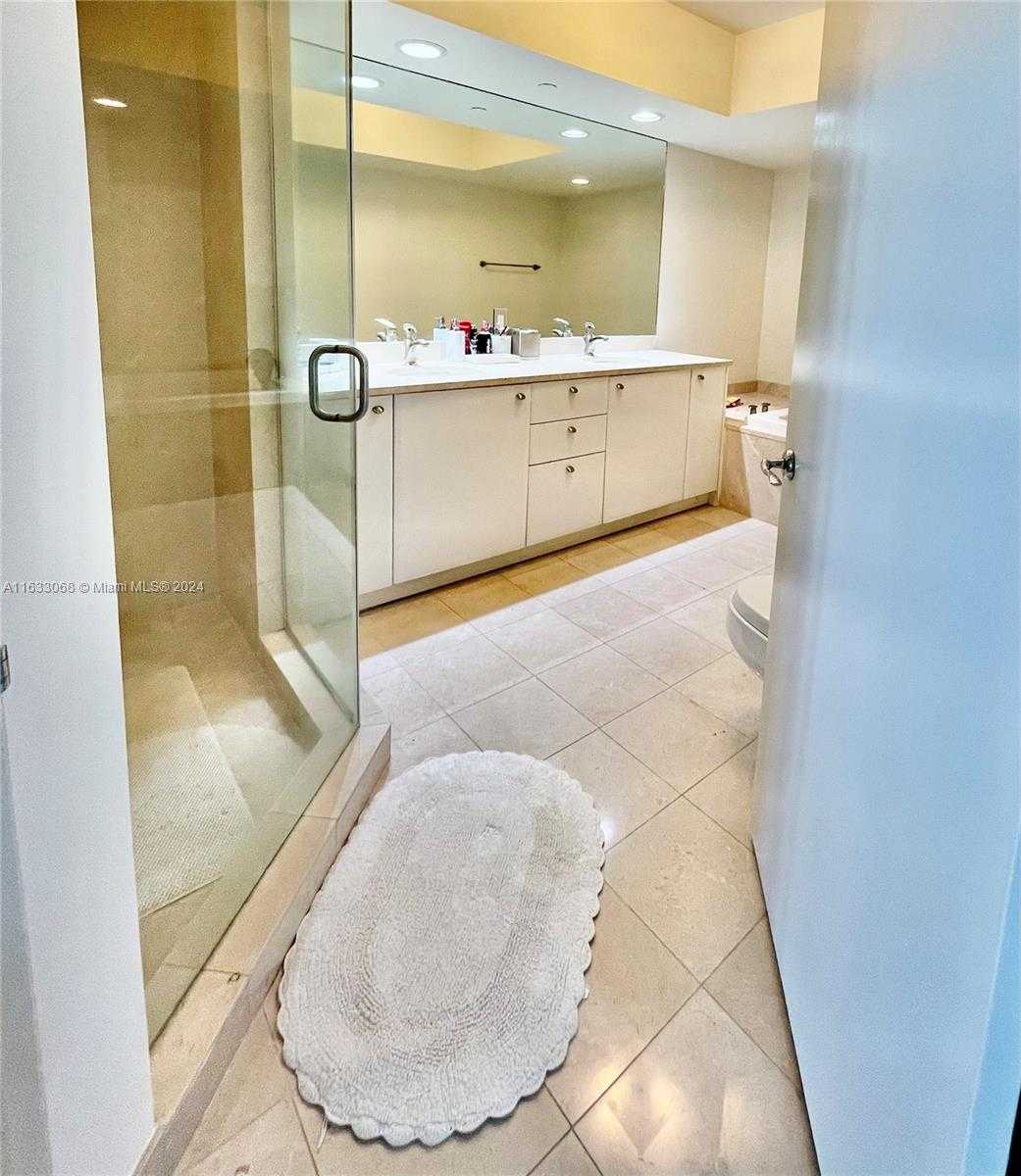 Small Image of 16500 #1652, Sunny Isles Beach Number 19