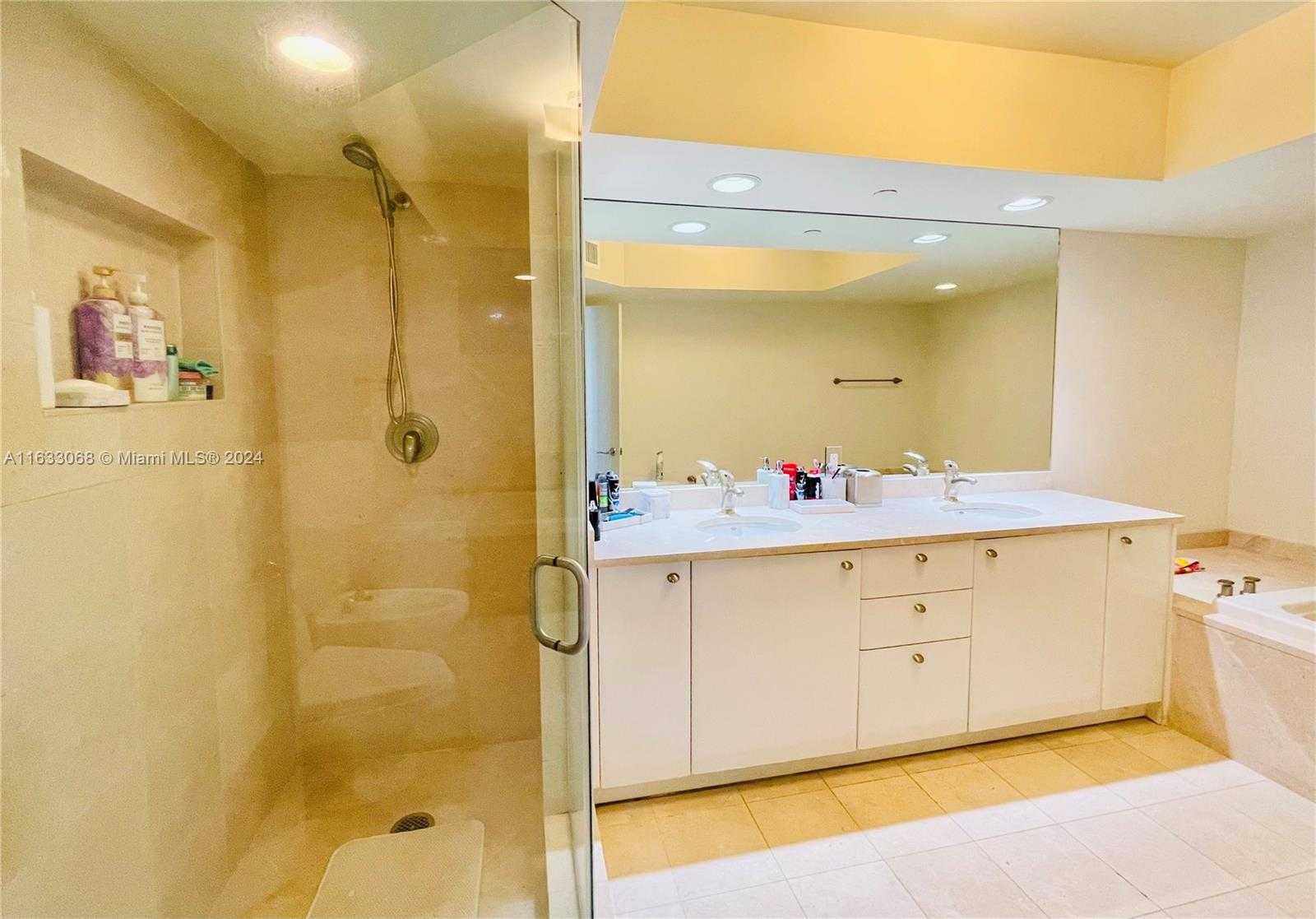 Small Image of 16500 #1652, Sunny Isles Beach Number 21