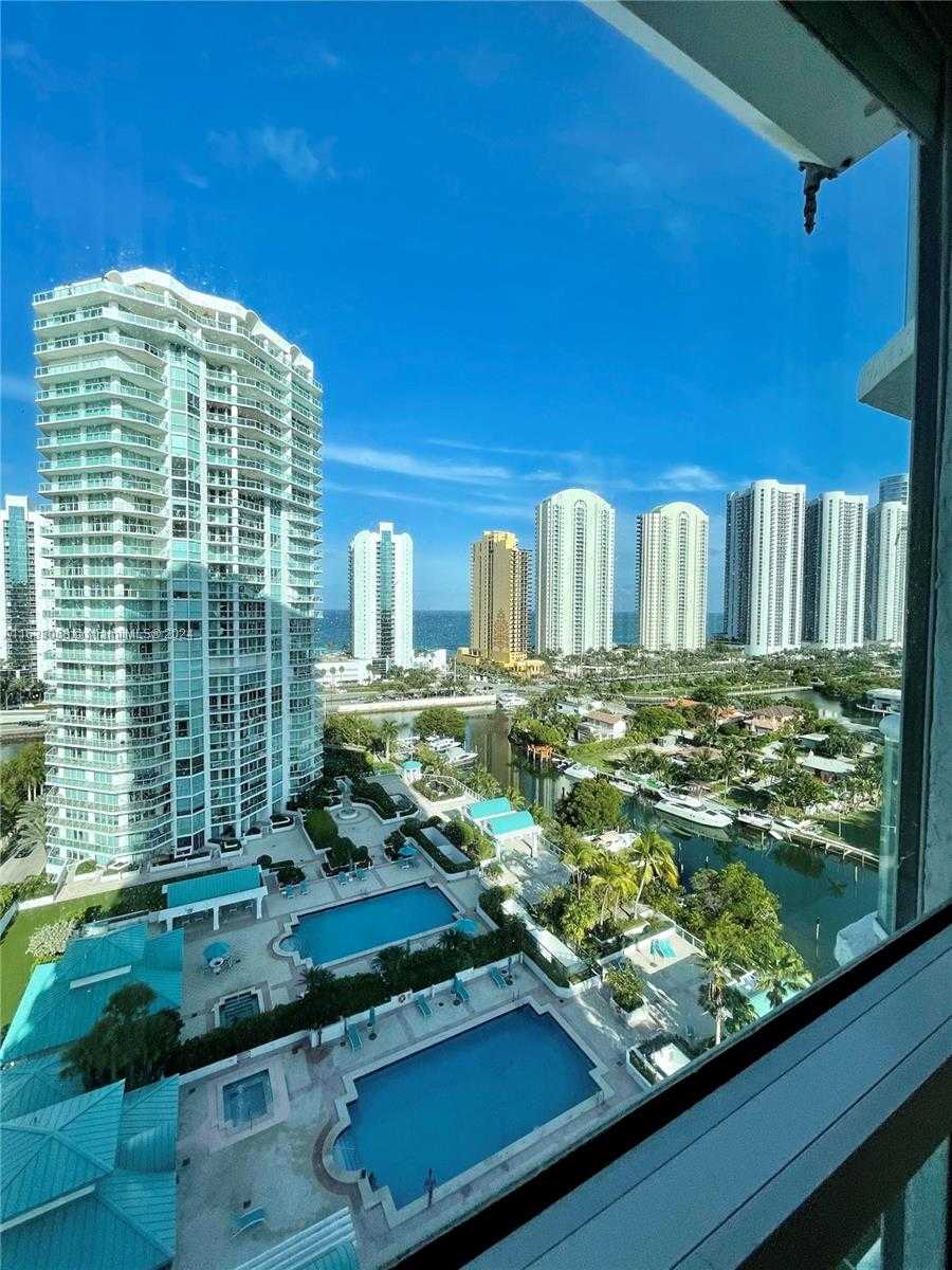 Small Image of 16500 #1652, Sunny Isles Beach Number 24