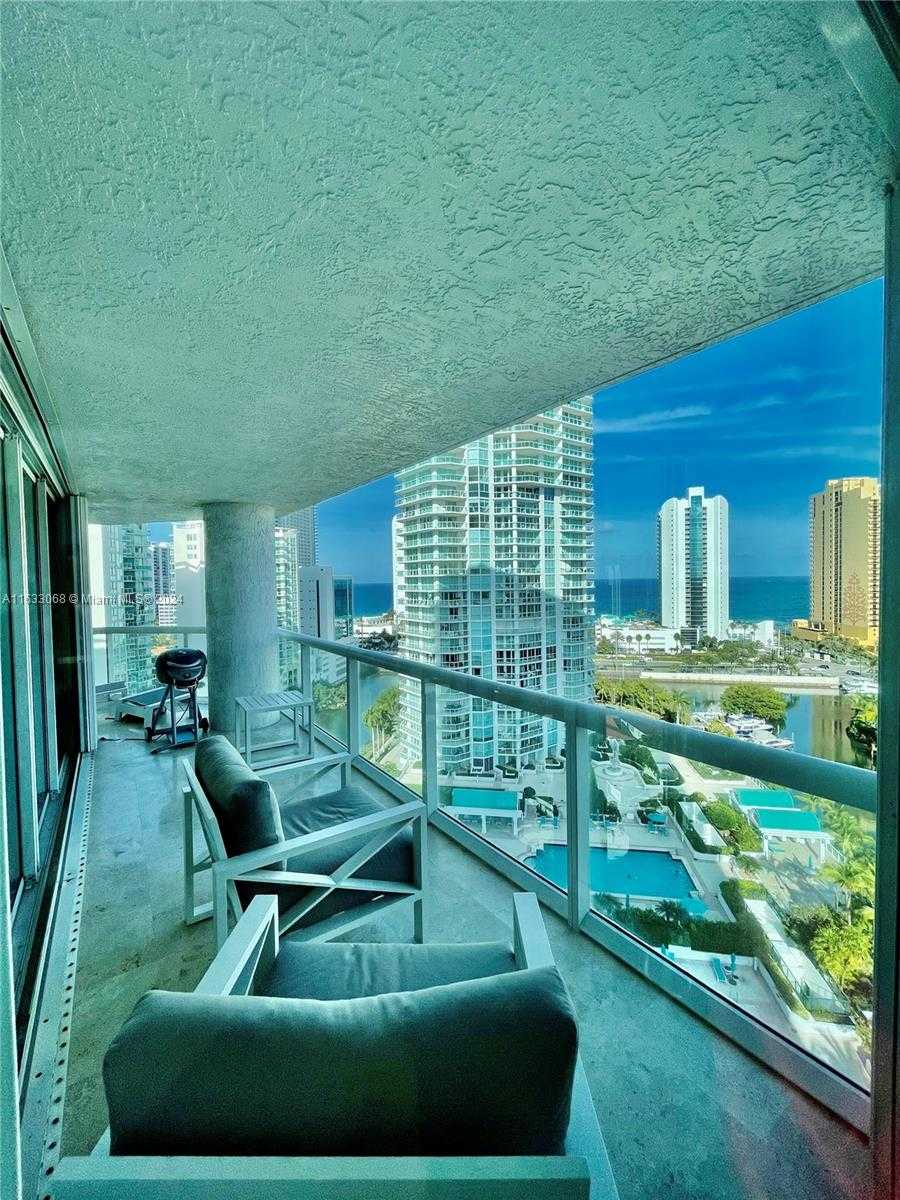 Small Image of 16500 #1652, Sunny Isles Beach Number 3