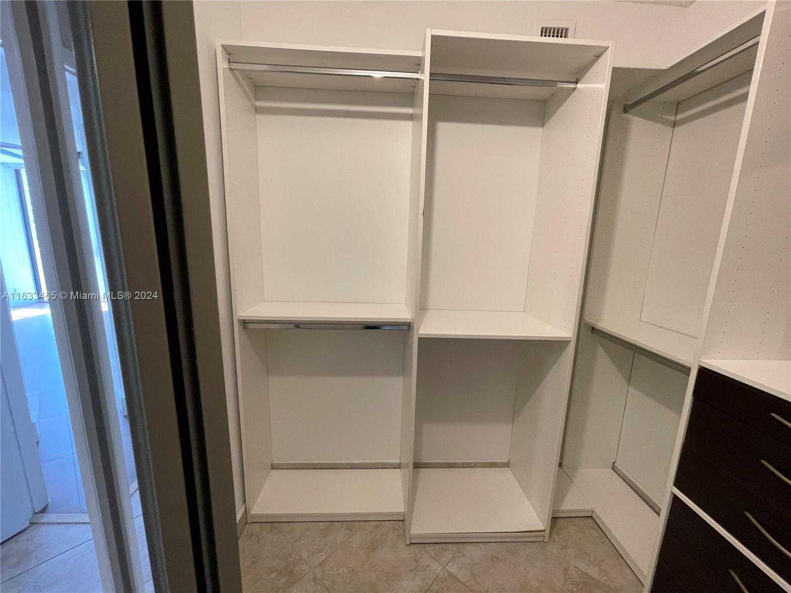 Imagen de Pequeño Objeto