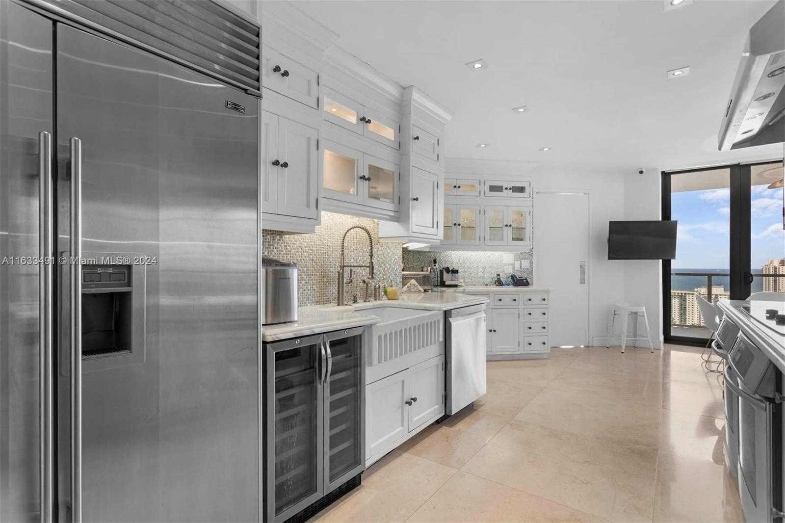 Small Image of 19500 TURNBERRY WAY #27-AB, Aventura Number 14