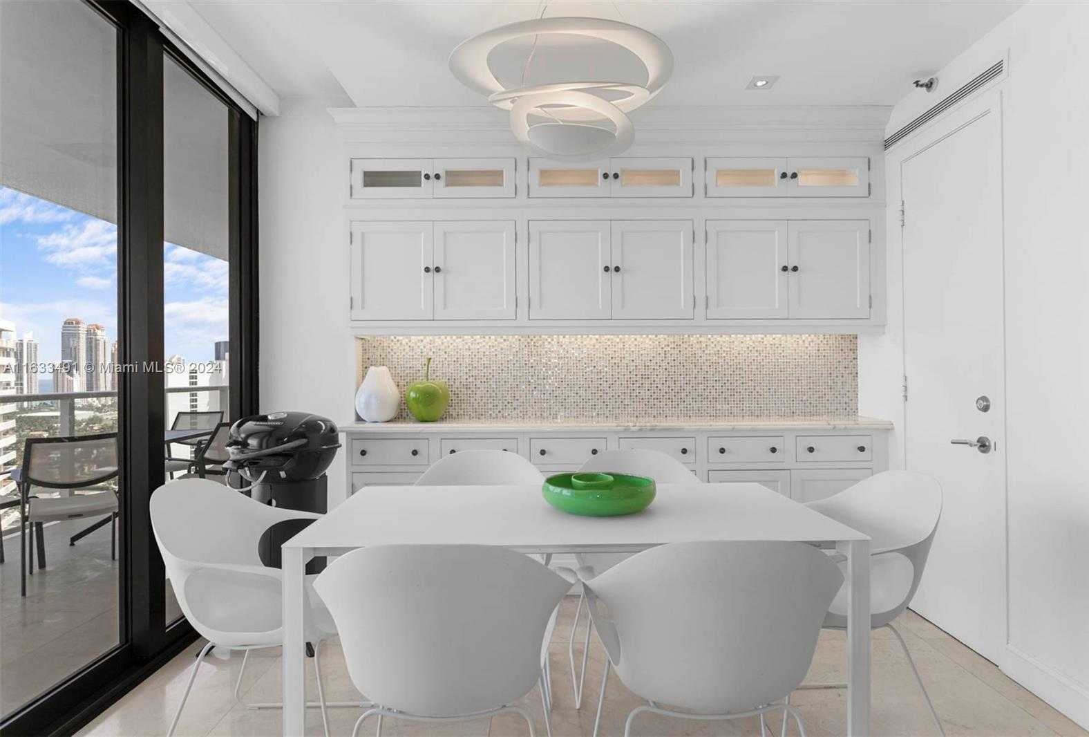 Small Image of 19500 TURNBERRY WAY #27-AB, Aventura Number 17