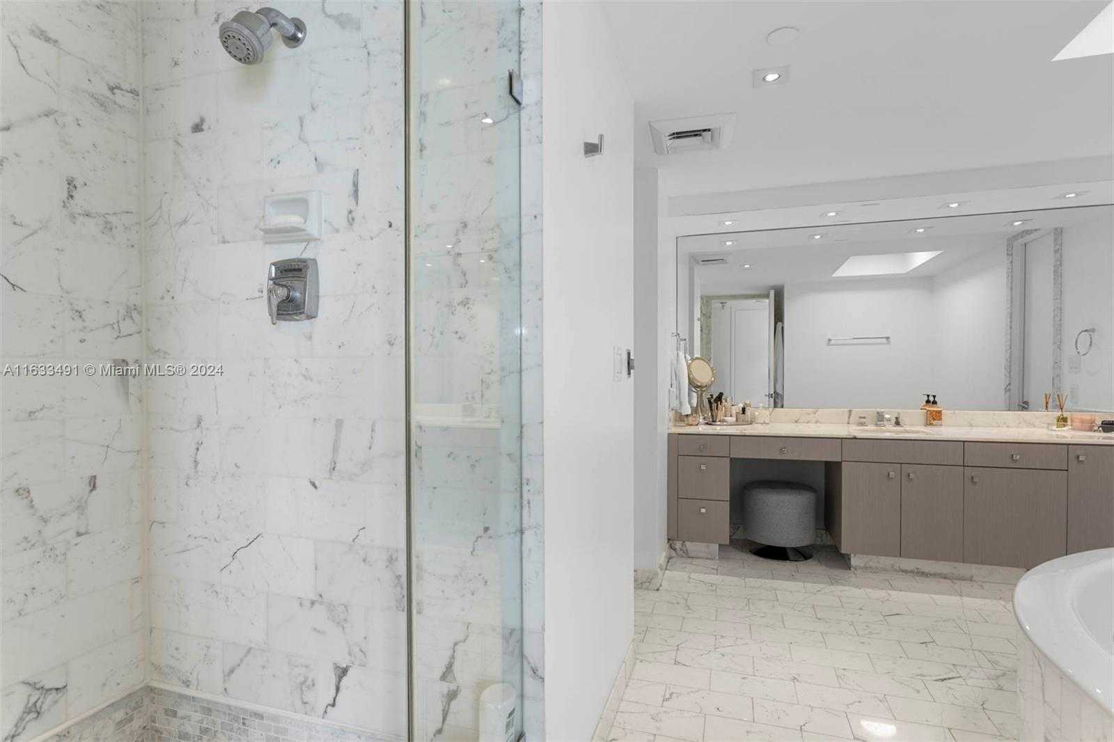 Small Image of 19500 TURNBERRY WAY #27-AB, Aventura Number 33