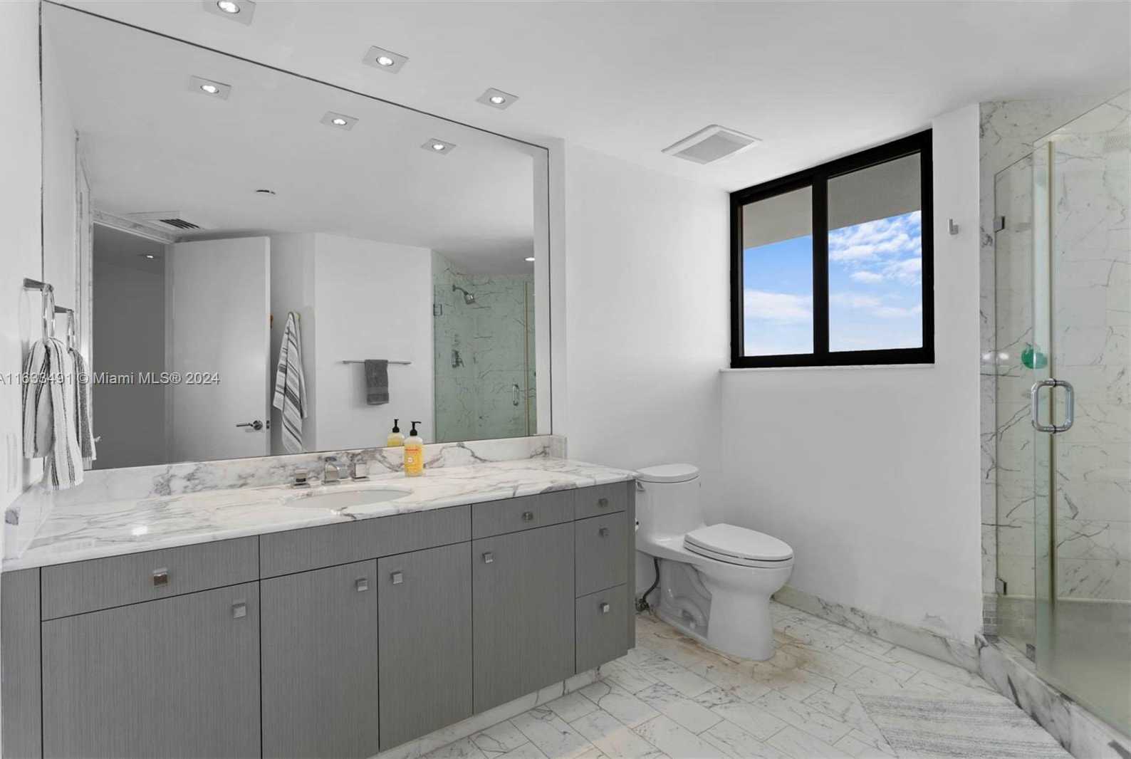 Small Image of 19500 TURNBERRY WAY #27-AB, Aventura Number 39