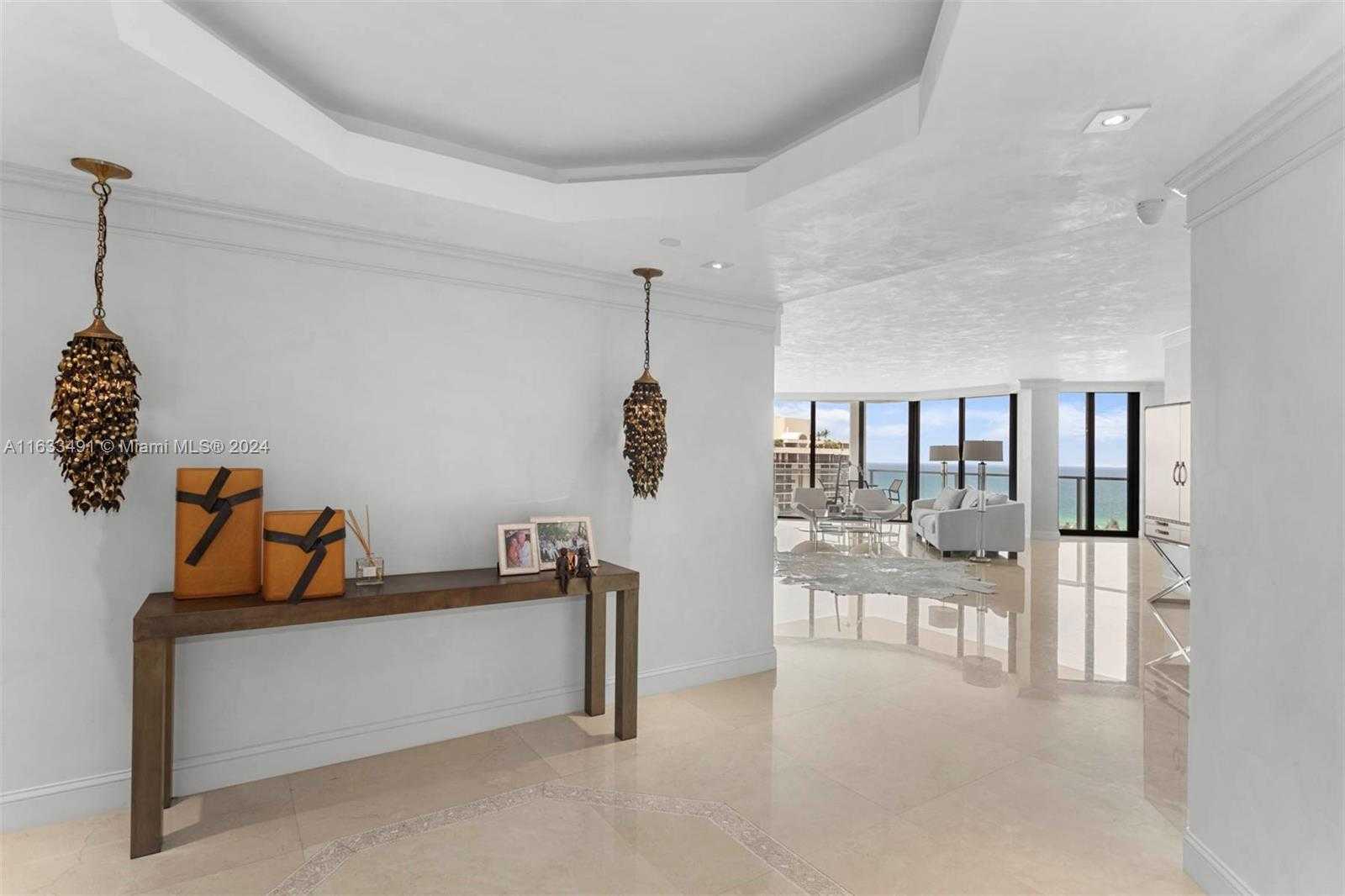 Small Image of 19500 TURNBERRY WAY #27-AB, Aventura Number 4