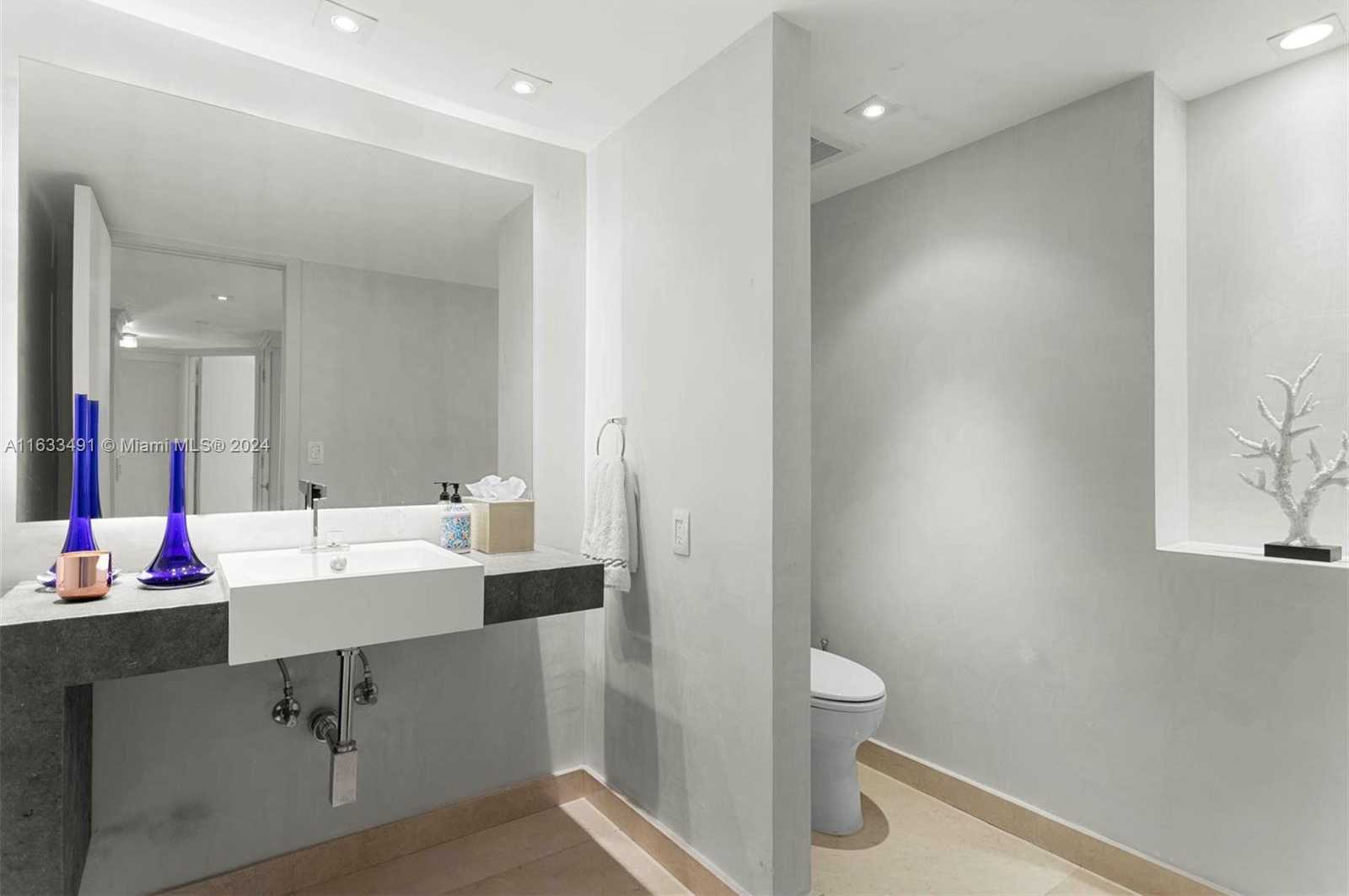 Small Image of 19500 TURNBERRY WAY #27-AB, Aventura Number 8