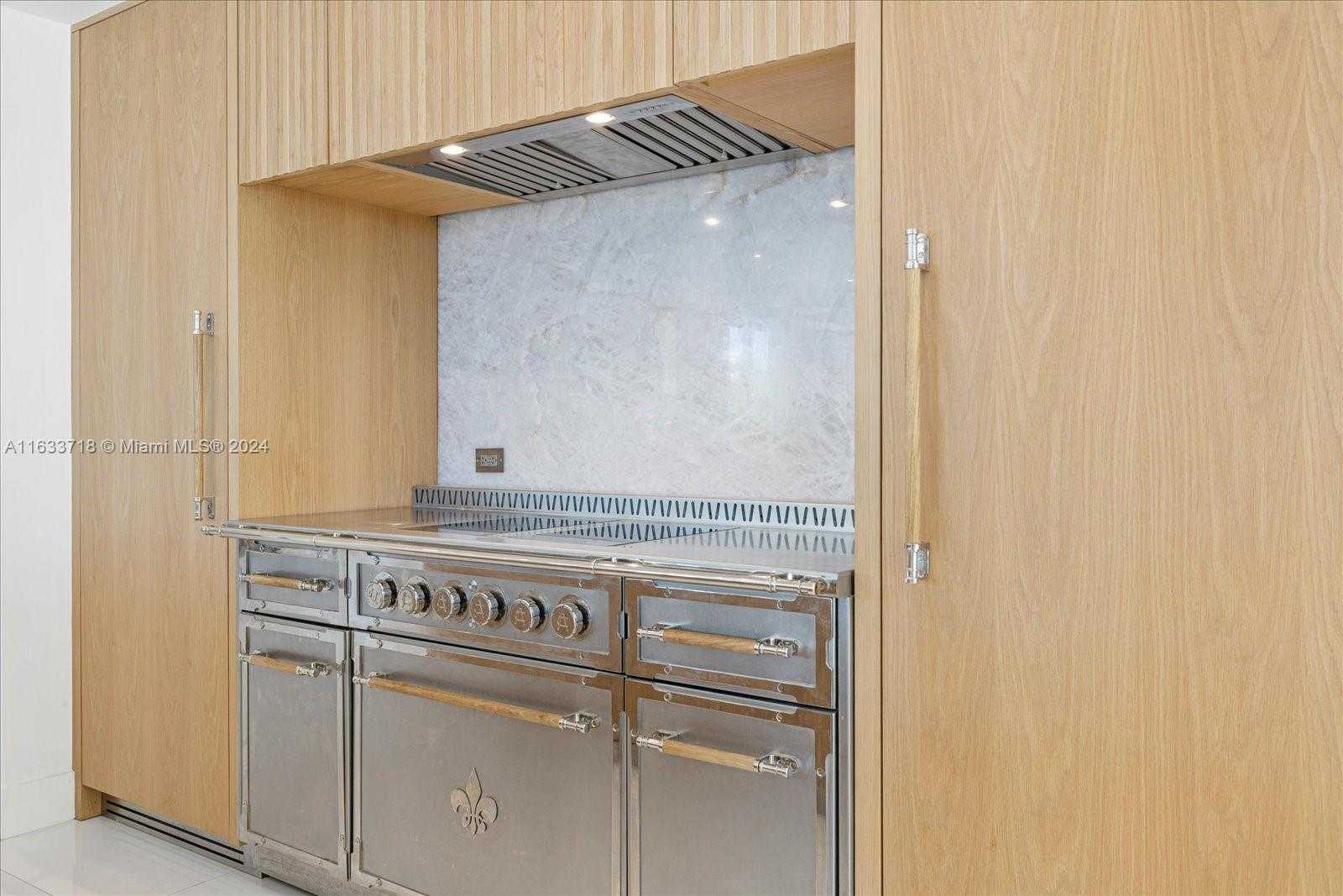 Small Image of 2411 FISHER ISLAND DR #5101, Miami Beach Number 12