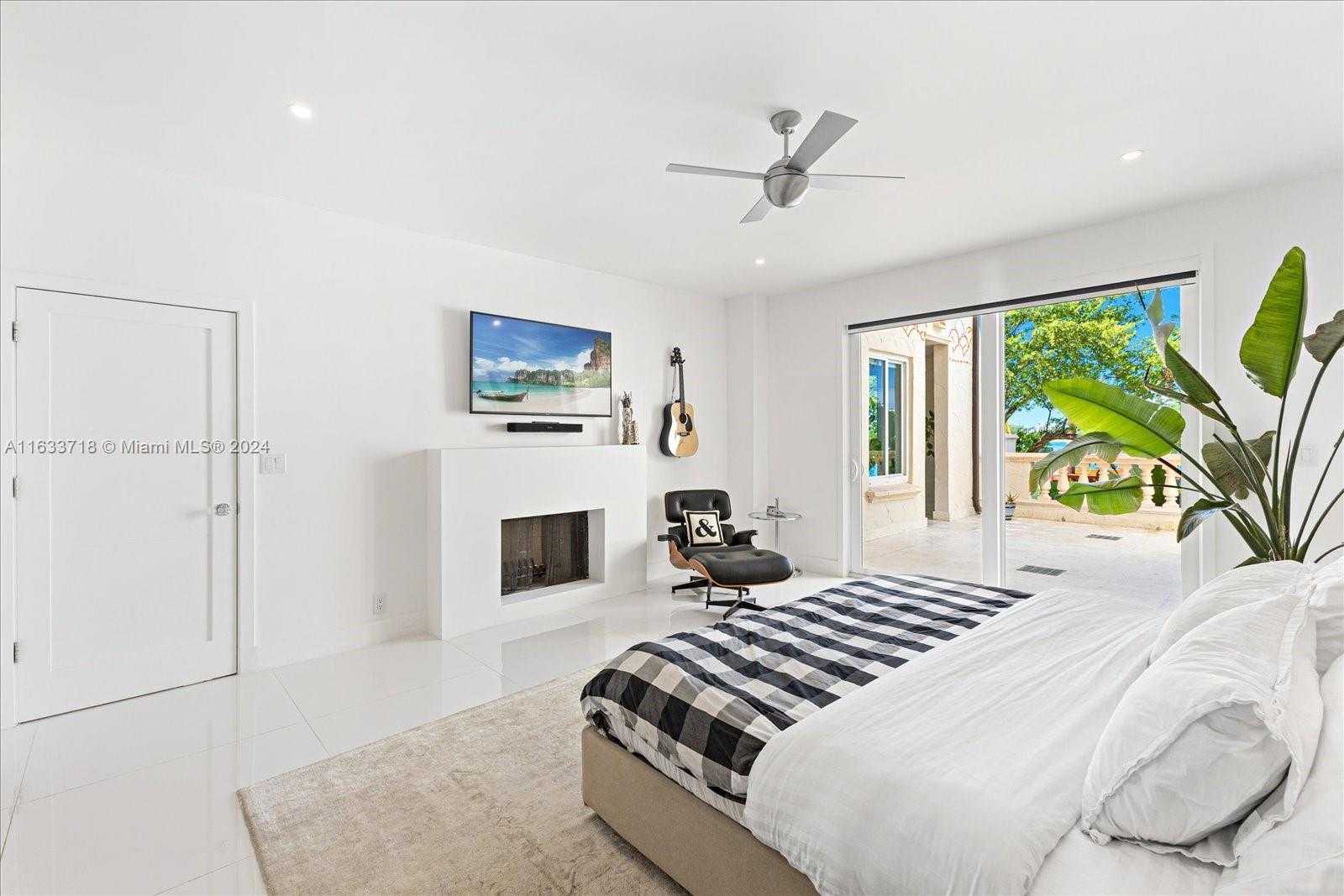 Small Image of 2411 FISHER ISLAND DR #5101, Miami Beach Number 22