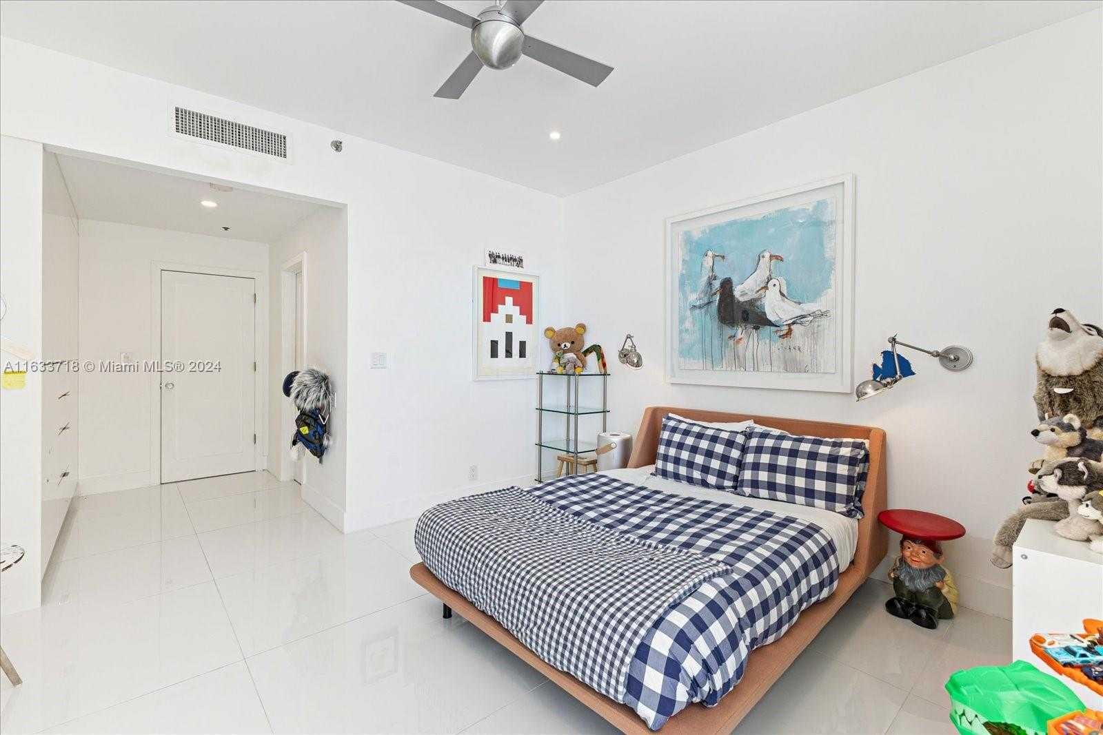 Small Image of 2411 FISHER ISLAND DR #5101, Miami Beach Number 32