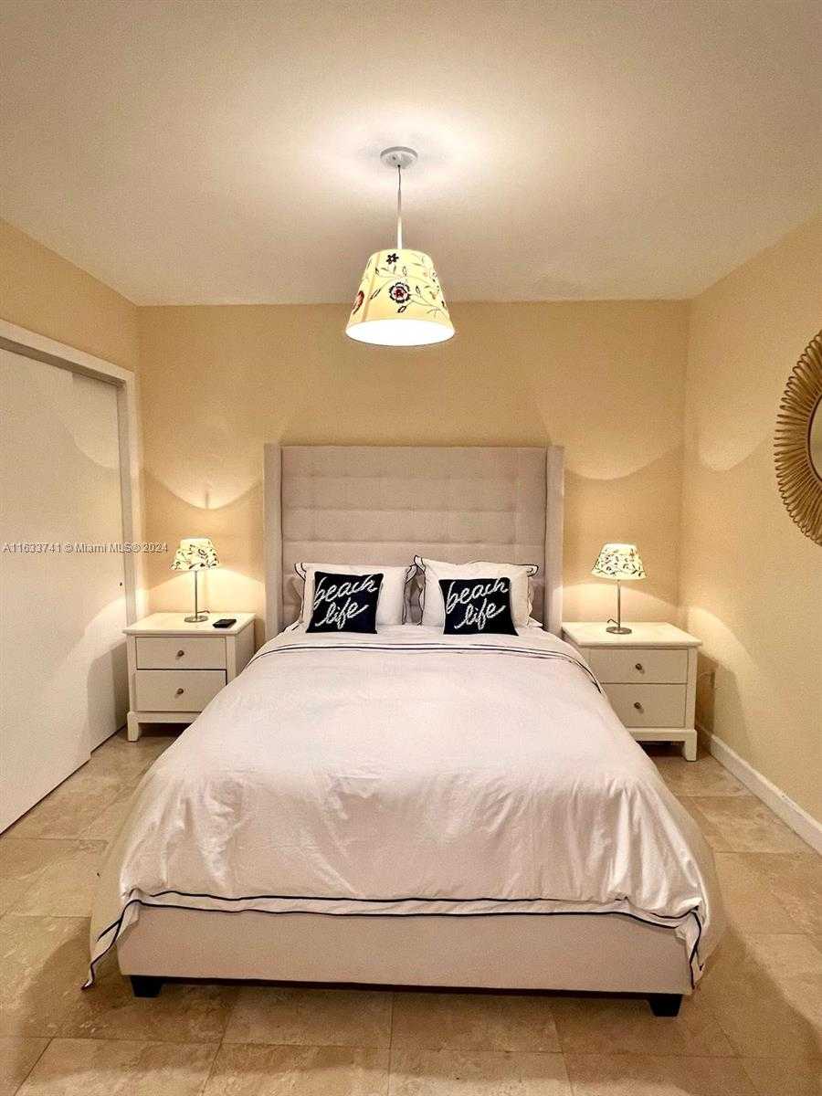 Small Image of 1830 SOUTH OCEAN DR #1812, Hallandale Beach Number 3