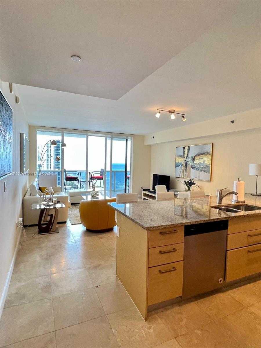 Small Image of 1830 SOUTH OCEAN DR #1812, Hallandale Beach Number 4