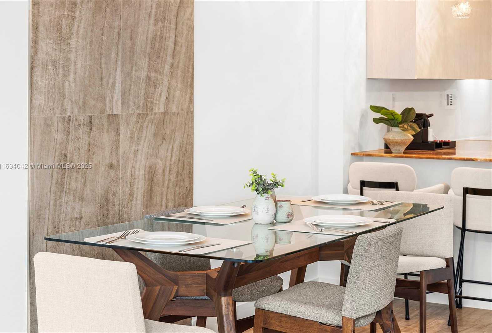 Small Image of 2301 COLLINS AVE #531, Miami Beach Number 4