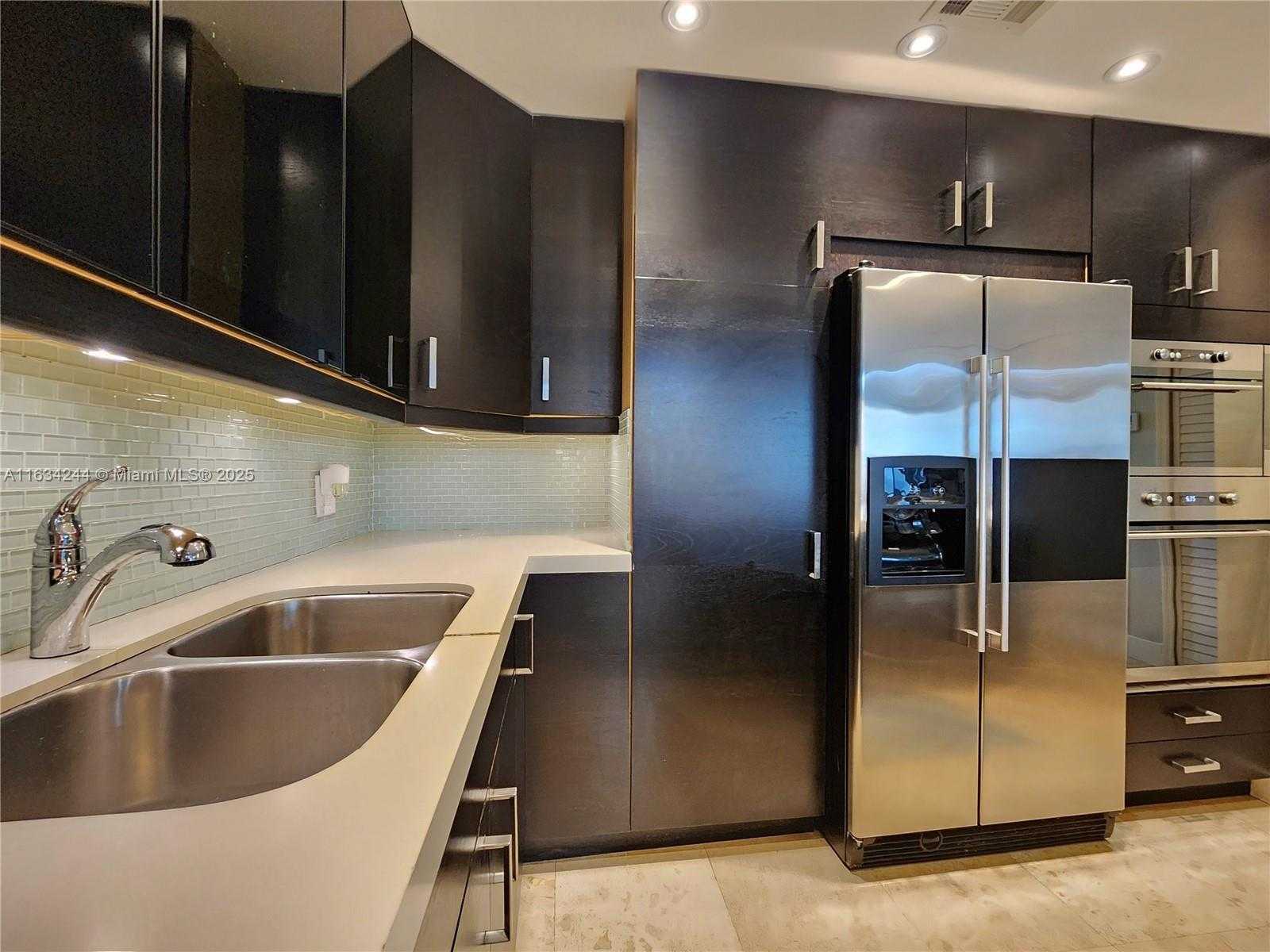 Small Image of 3505 SOUTH OCEAN DR #1409, Hollywood Number 9