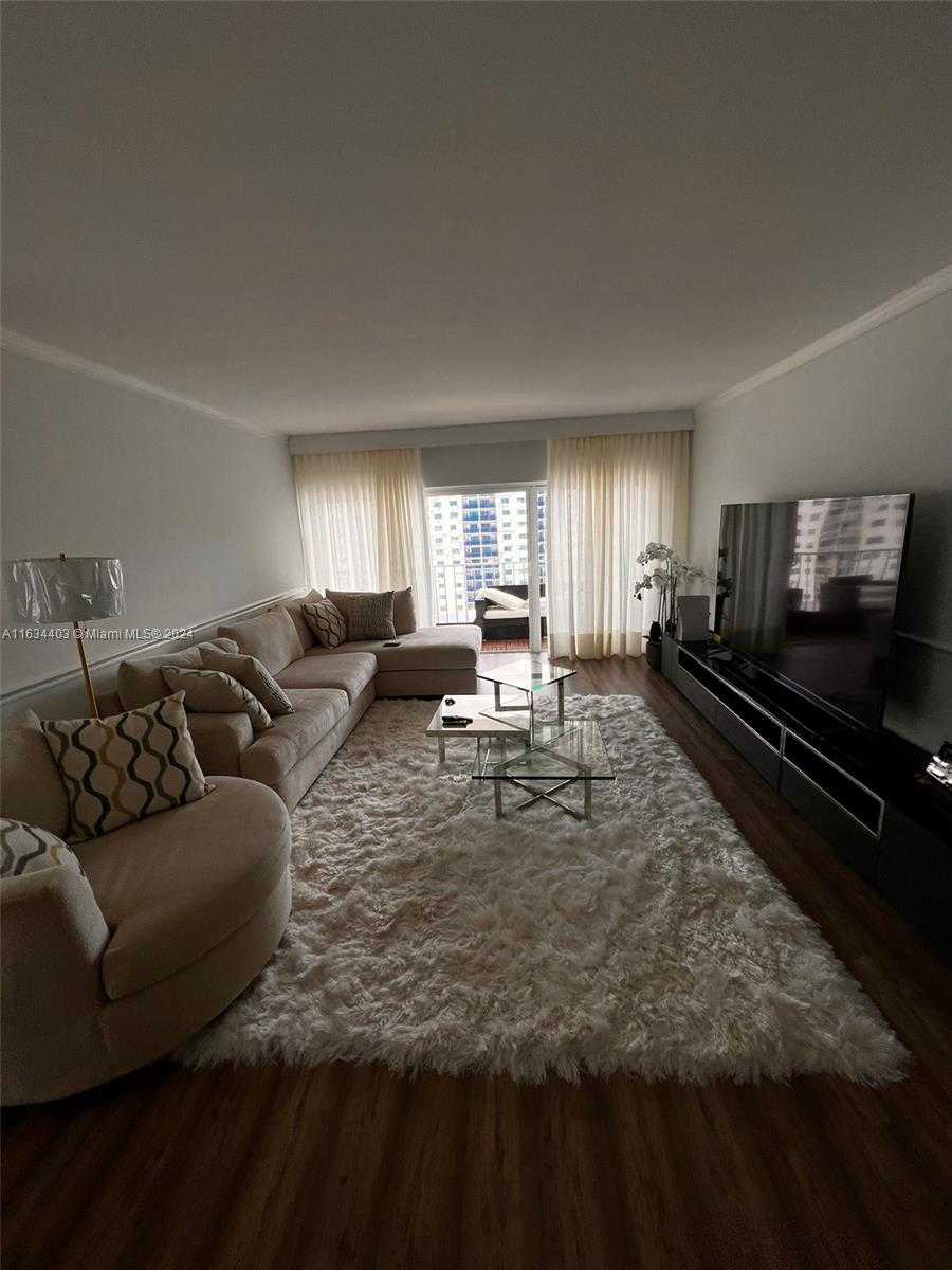Small Image of 500 BAYVIEW DR #1021, Sunny Isles Beach Number 10