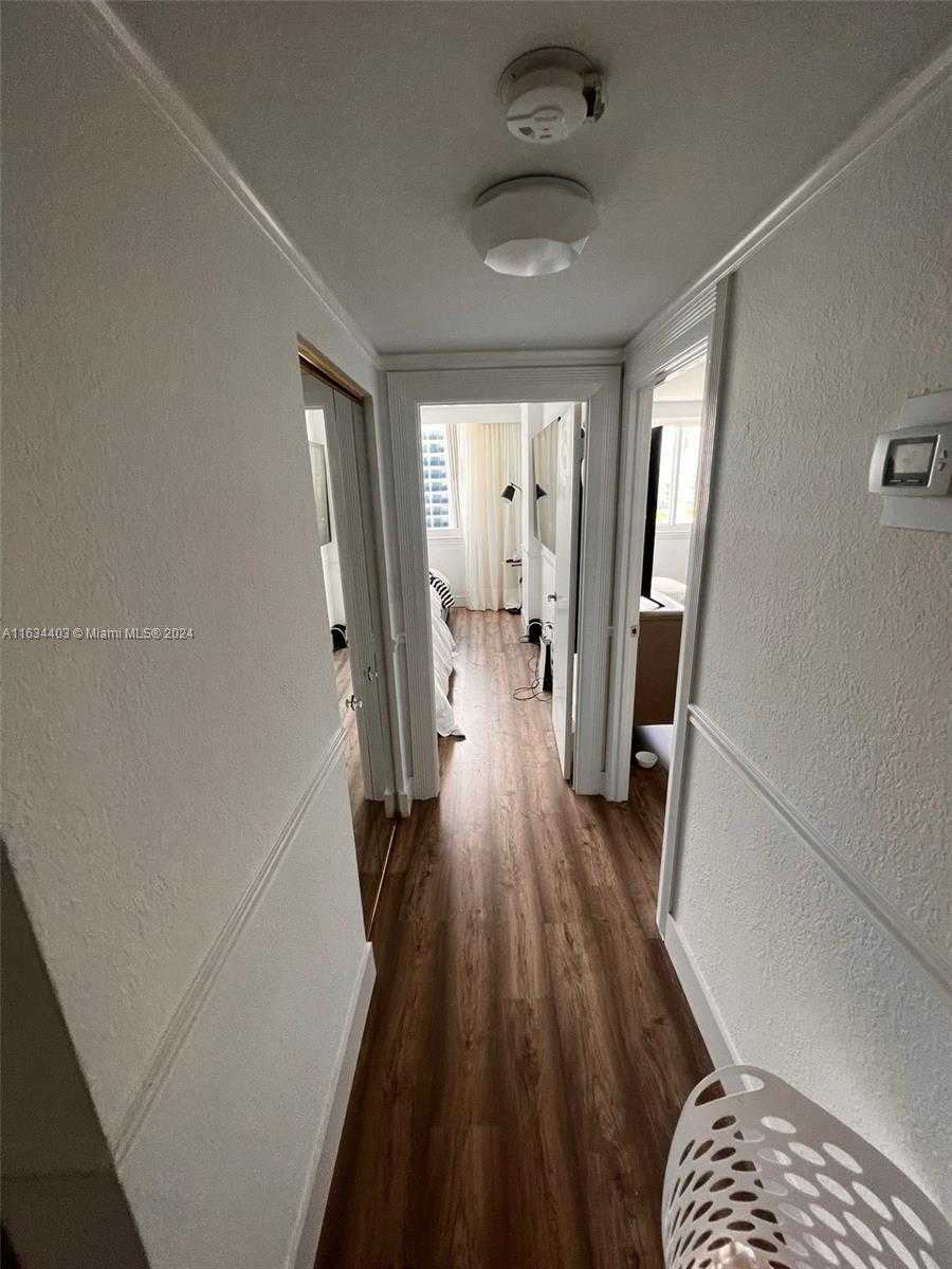 Small Image of 500 BAYVIEW DR #1021, Sunny Isles Beach Number 20