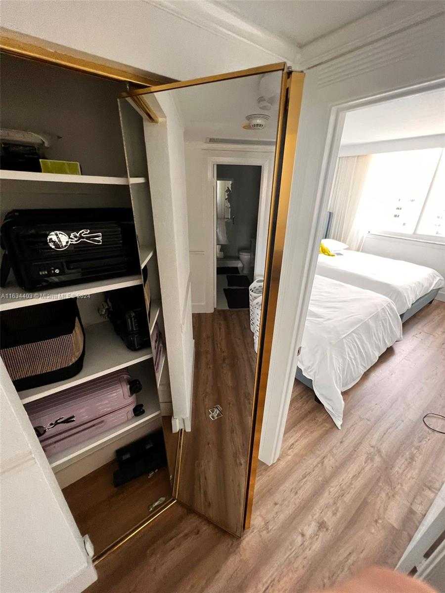 Small Image of 500 BAYVIEW DR #1021, Sunny Isles Beach Number 21