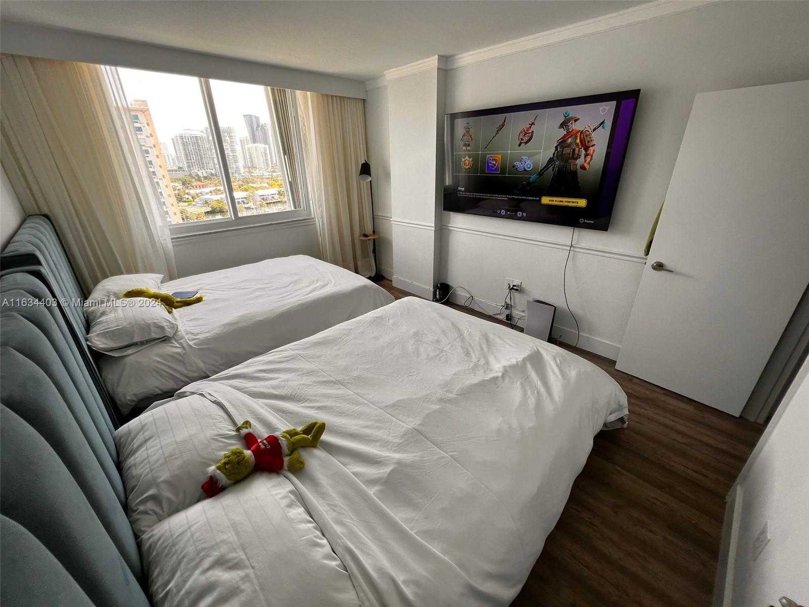 Small Image of 500 BAYVIEW DR #1021, Sunny Isles Beach Number 22