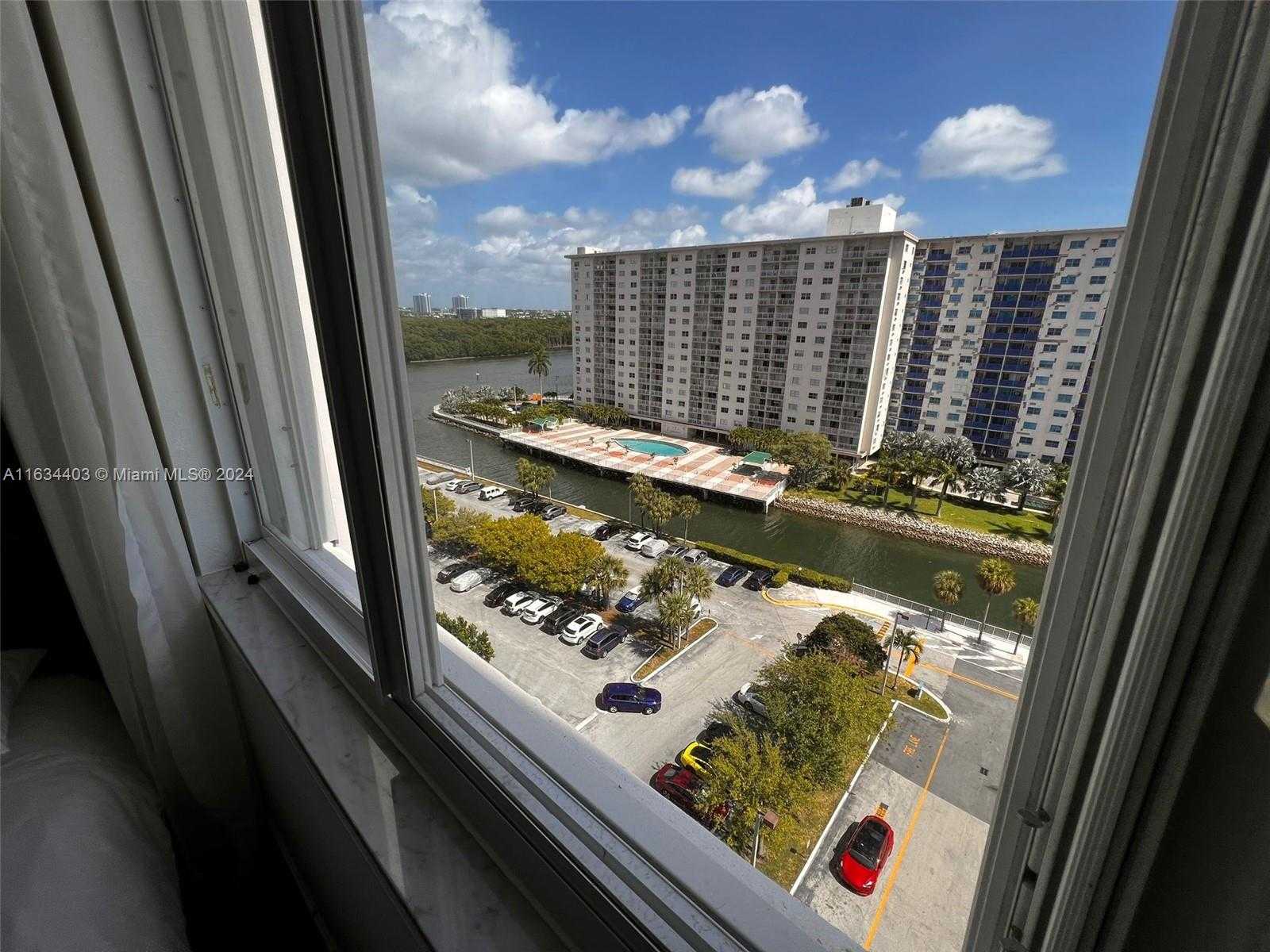 Small Image of 500 BAYVIEW DR #1021, Sunny Isles Beach Number 24