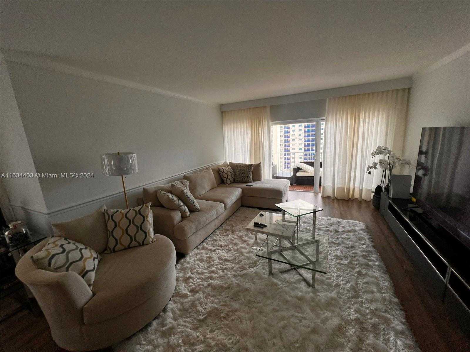 Small Image of 500 BAYVIEW DR #1021, Sunny Isles Beach Number 8