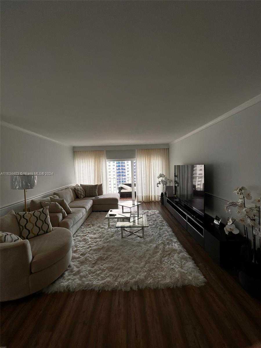 Small Image of 500 BAYVIEW DR #1021, Sunny Isles Beach Number 9