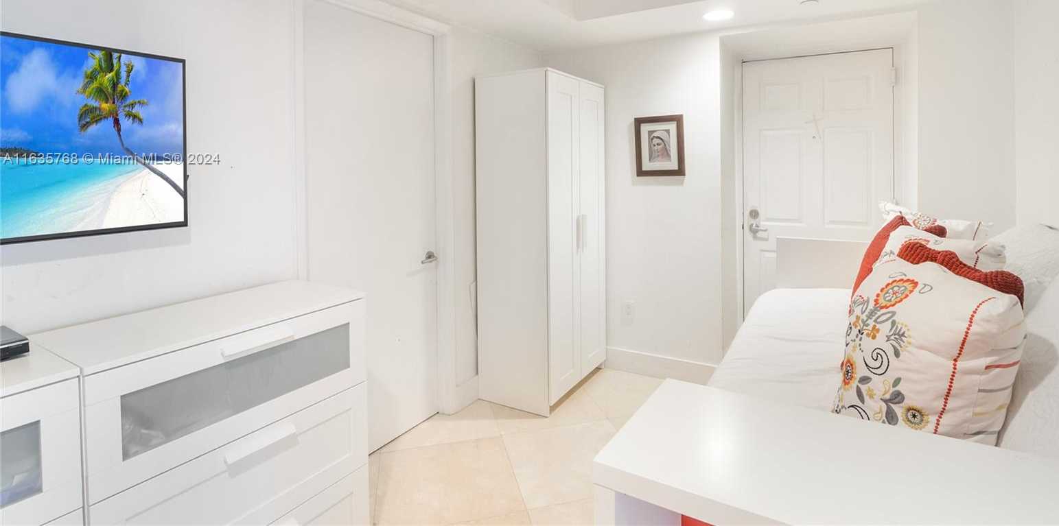 Small Image of 18671 COLLINS AVE #2702, Sunny Isles Beach Number 26