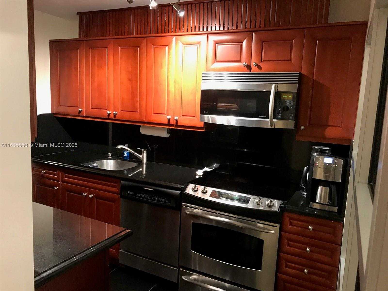 Small Image of 100 LINCOLN RD #1633, Miami Beach Number 15