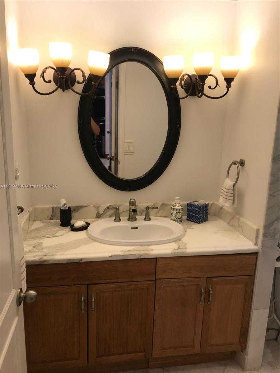 Small Image of 100 LINCOLN RD #1633, Miami Beach Number 26