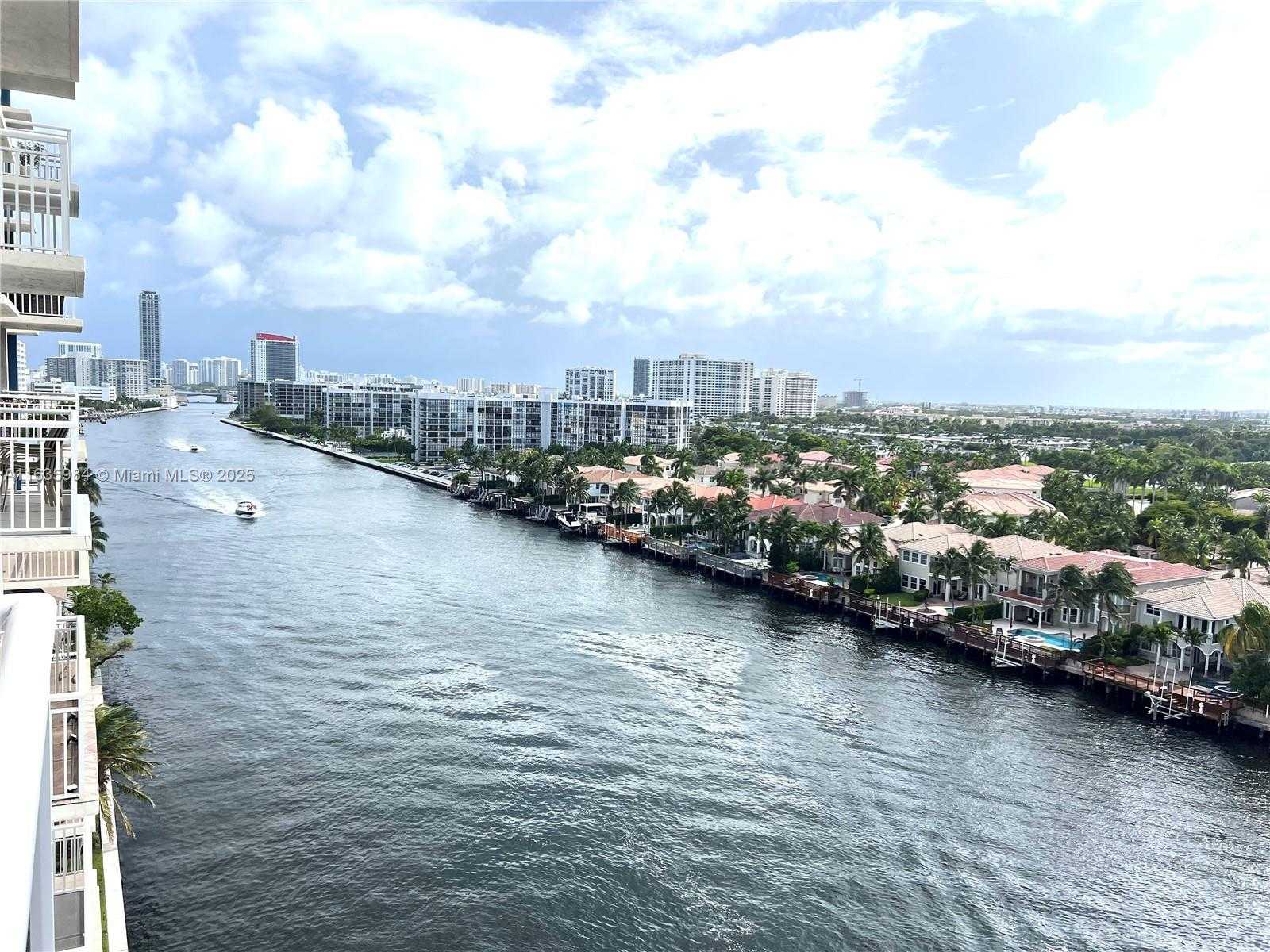 Small Image of 1600 SOUTH OCEAN DR #12C, Hollywood Number 2