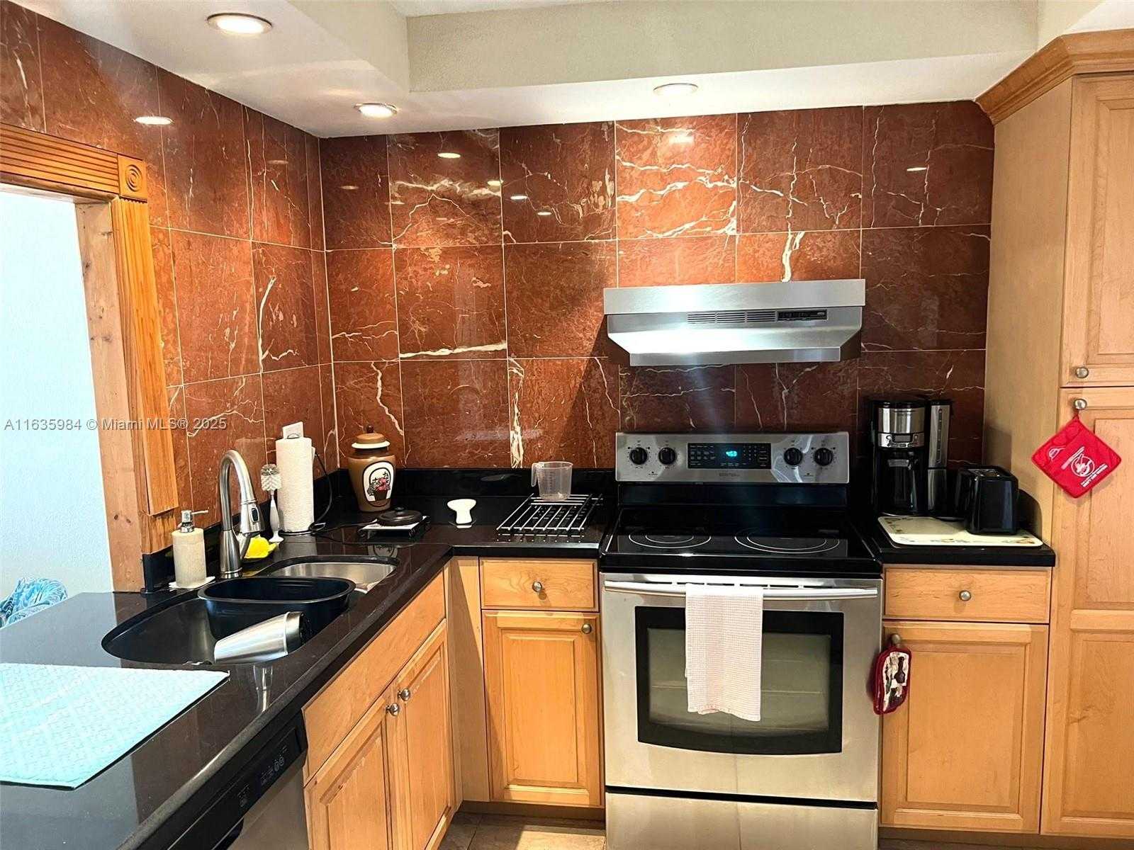 Small Image of 1600 SOUTH OCEAN DR #12C, Hollywood Number 6