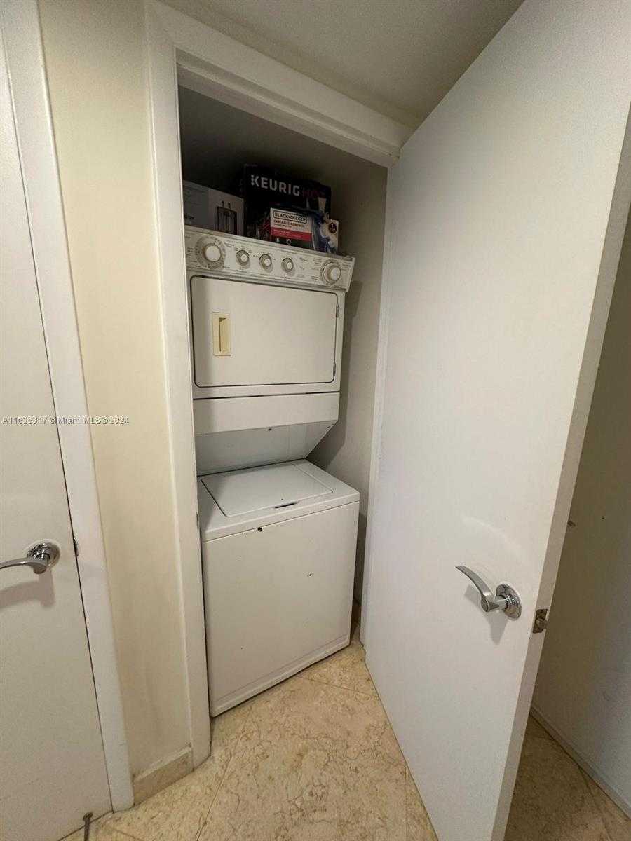 Small Image of 1800 SOUTH OCEAN DR #1606, Hallandale Beach Number 30