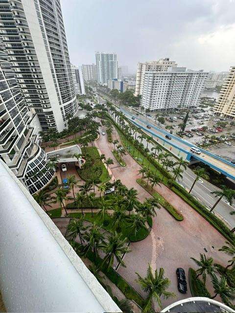 Small Image of 1800 SOUTH OCEAN DR #1606, Hallandale Beach Number 5