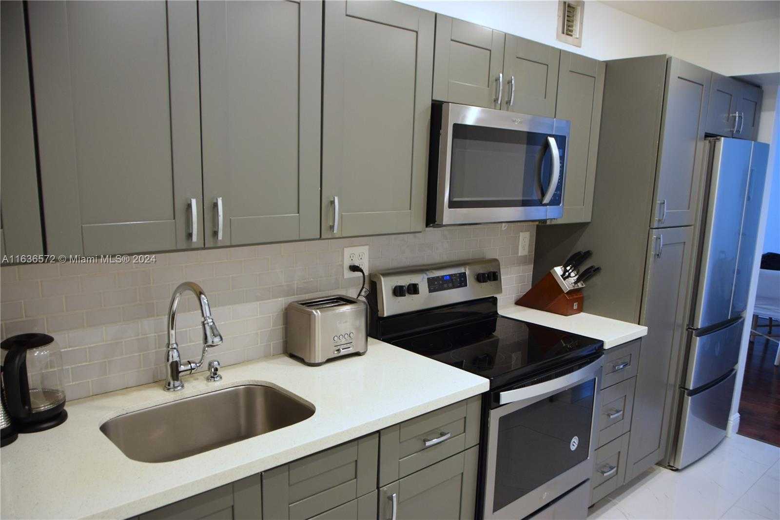 Small Image of 1849 SOUTH OCEAN DR #409, Hallandale Beach Number 4