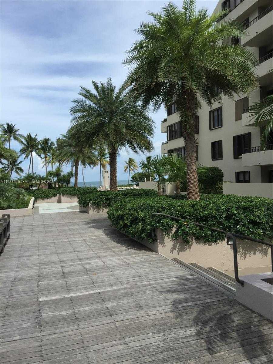 Small Image of 201 CRANDON BLVD #207, Key Biscayne Number 3