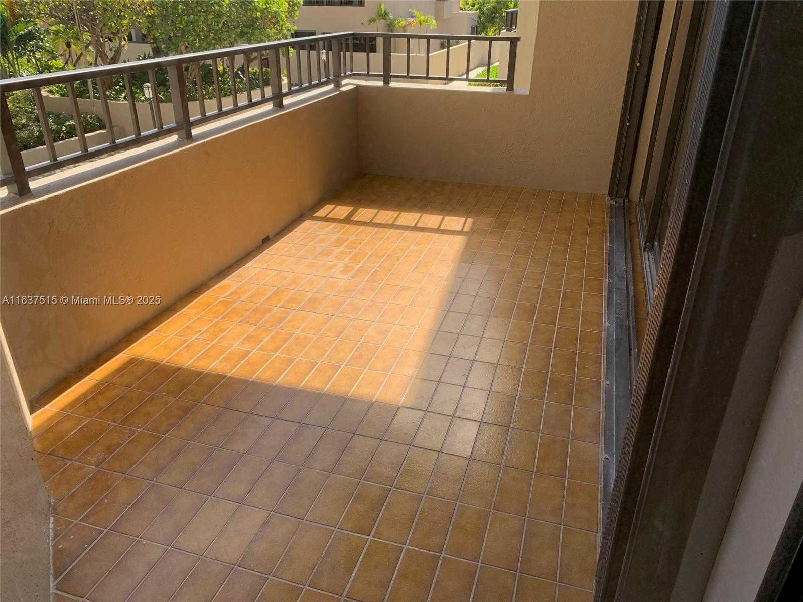 Small Image of 201 CRANDON BLVD #207, Key Biscayne Number 37