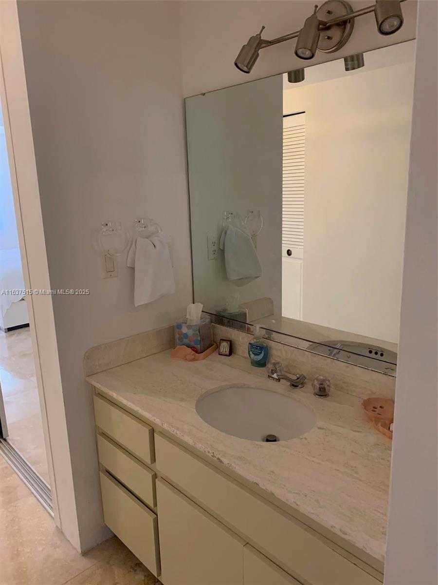 Small Image of 201 CRANDON BLVD #207, Key Biscayne Number 38