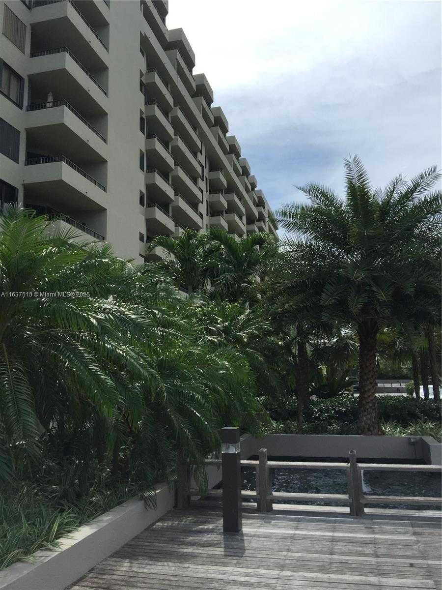 Small Image of 201 CRANDON BLVD #207, Key Biscayne Number 4
