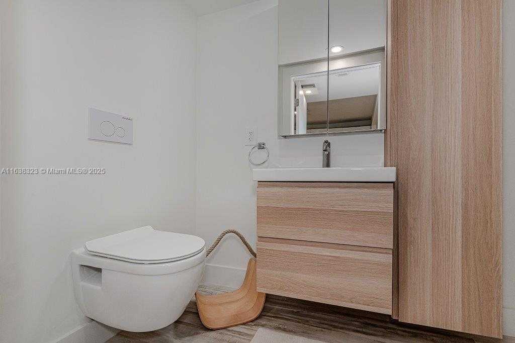 Small Image of 2301 COLLINS AVE #604, Miami Beach Number 18