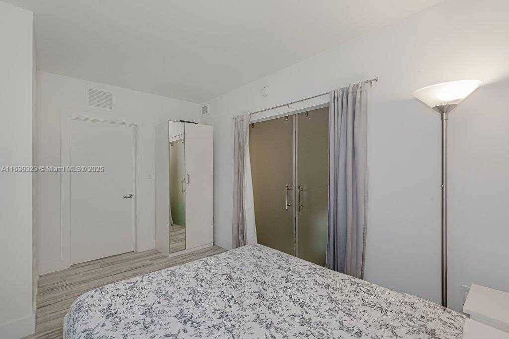 Small Image of 2301 COLLINS AVE #604, Miami Beach Number 25